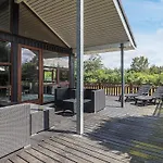 4 Star In Oster Assels-by Traum *